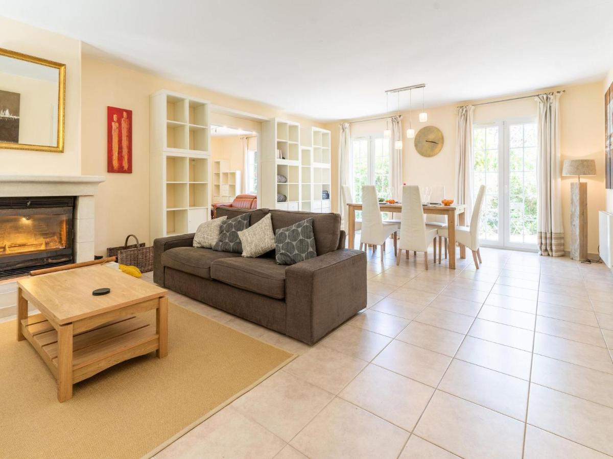 Vacation Home In Limoux With Pool Bagian luar foto