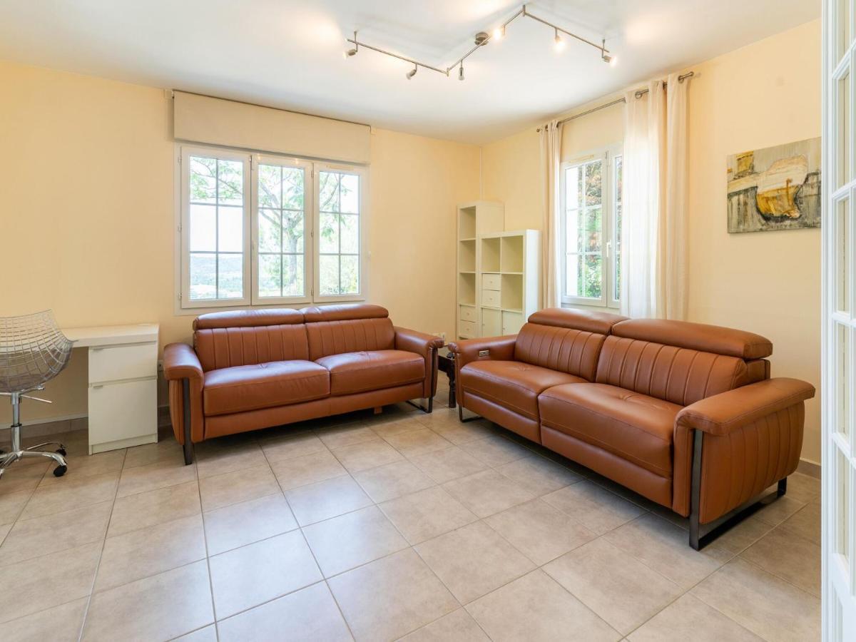Vacation Home In Limoux With Pool Bagian luar foto